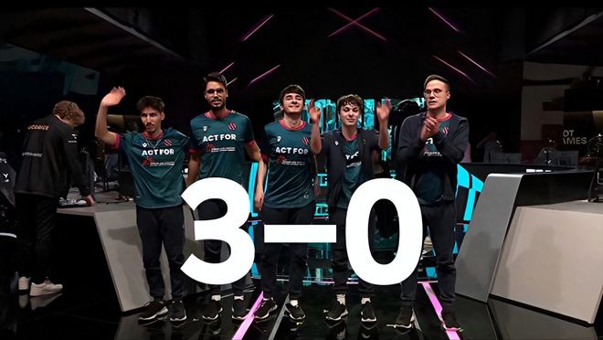 她们走向更 她们走向更