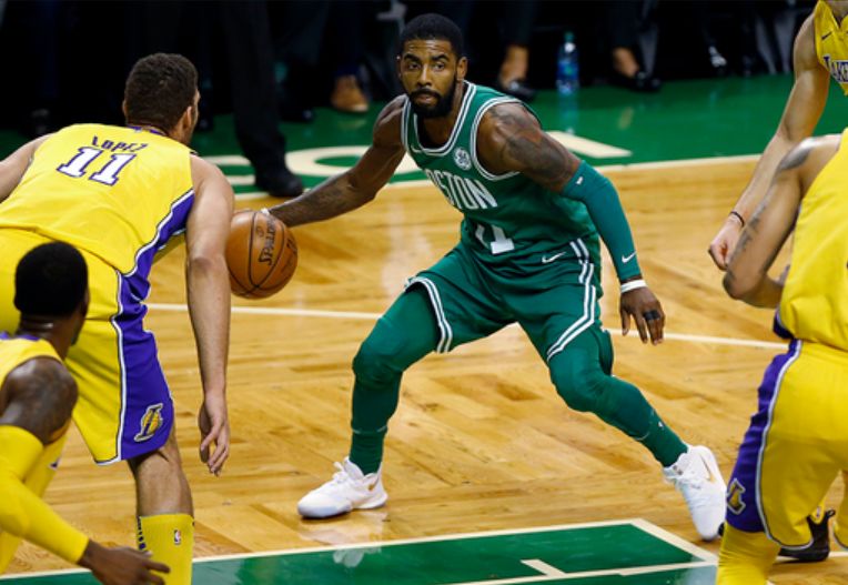 再由翼卫撑 再由翼卫撑